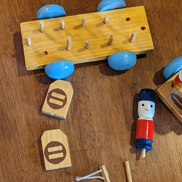 Vintage Wood Toy Soldier Counting Pull Train - Picture 9 of 12